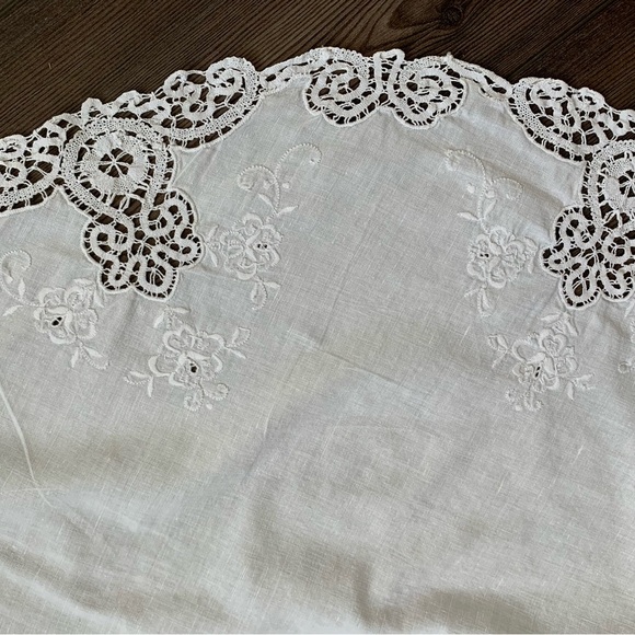 Table cloths - Picture 2 of 4